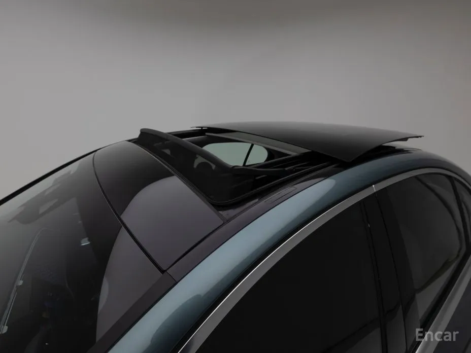 Фото 19 - Mercedes-Benz E-Class