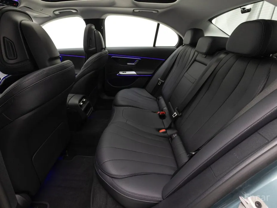 Фото 9 - Mercedes-Benz E-Class