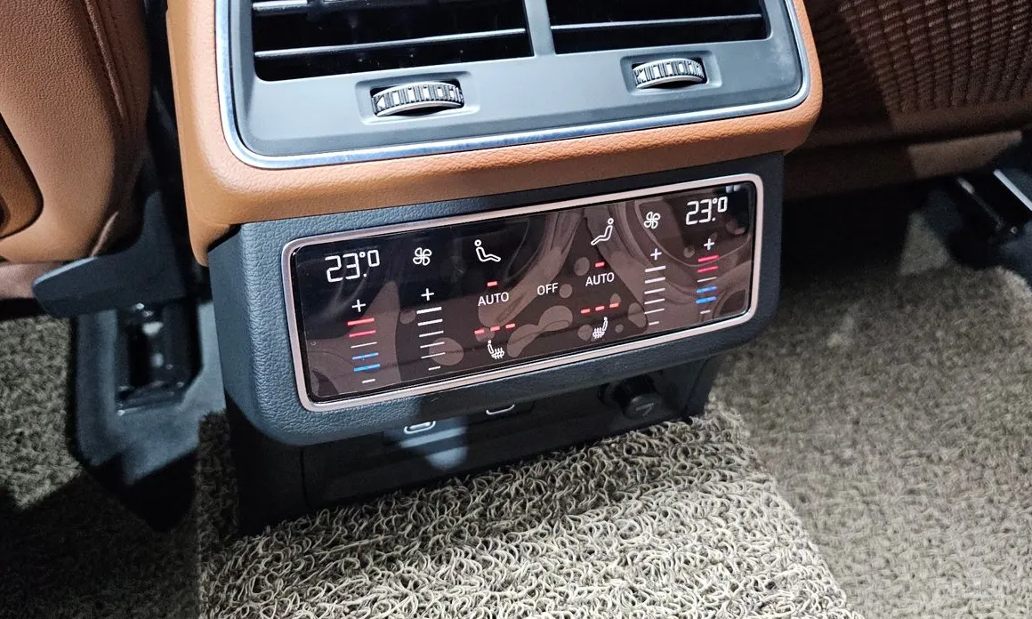 Фото 19 - Audi A6