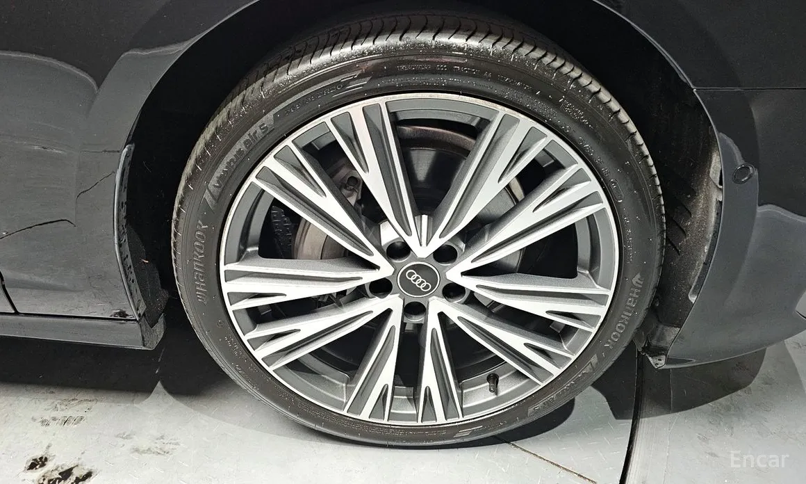 Фото 5 - Audi A6