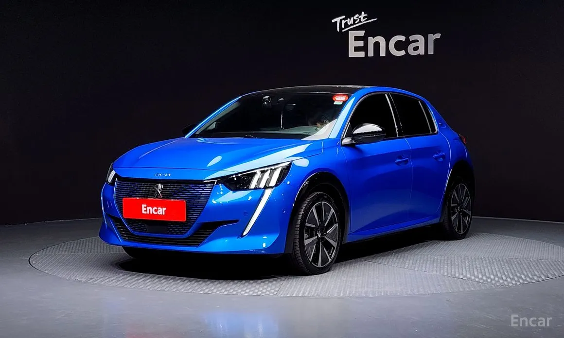 Фото 1 - Peugeot 208