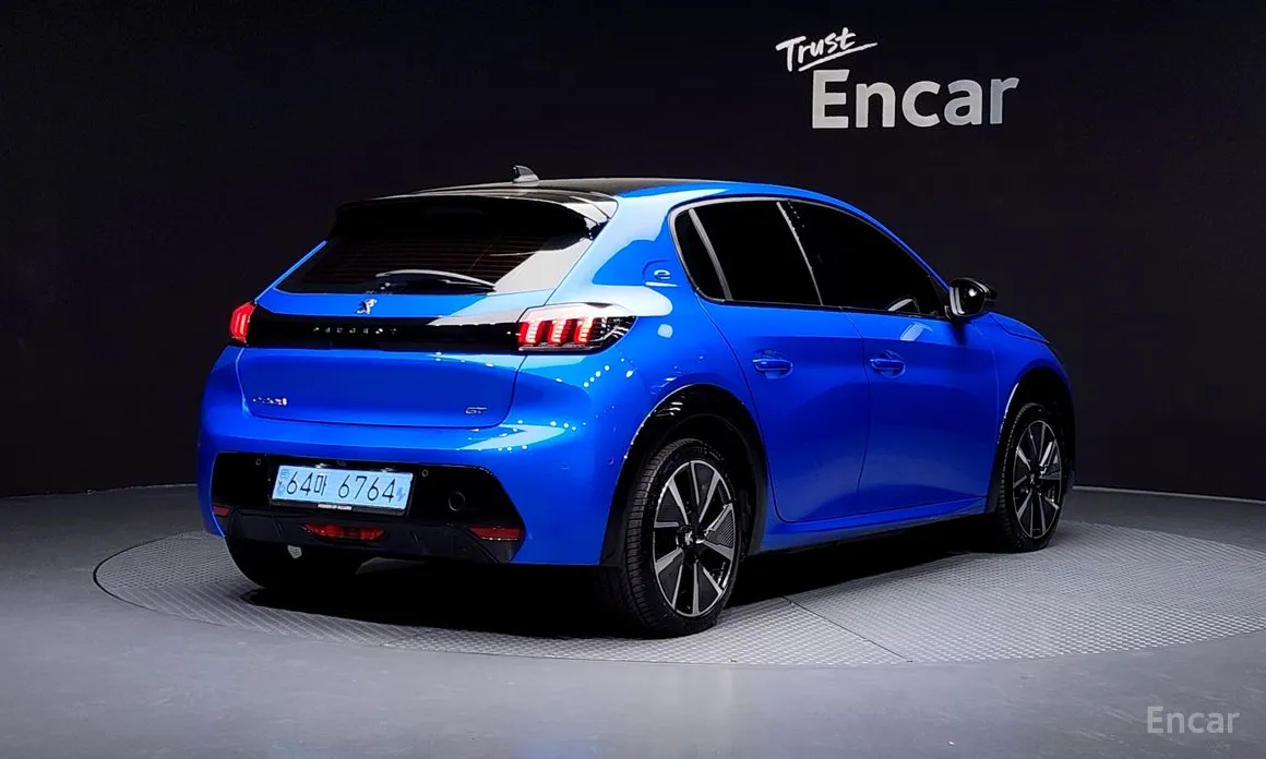 Фото 2 - Peugeot 208