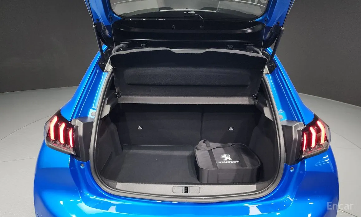 Фото 20 - Peugeot 208