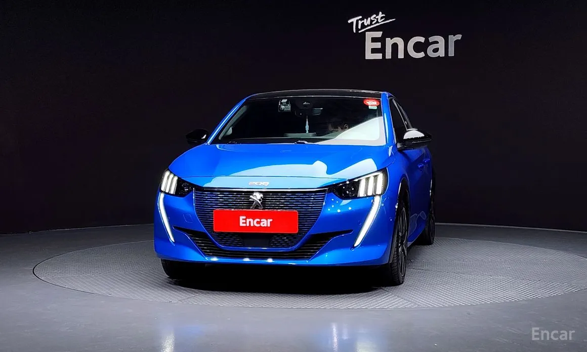 Фото 3 - Peugeot 208