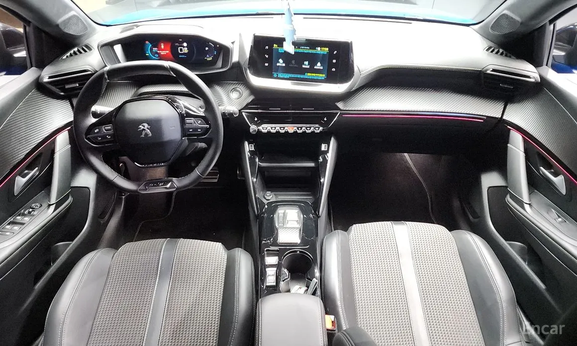 Фото 7 - Peugeot 208