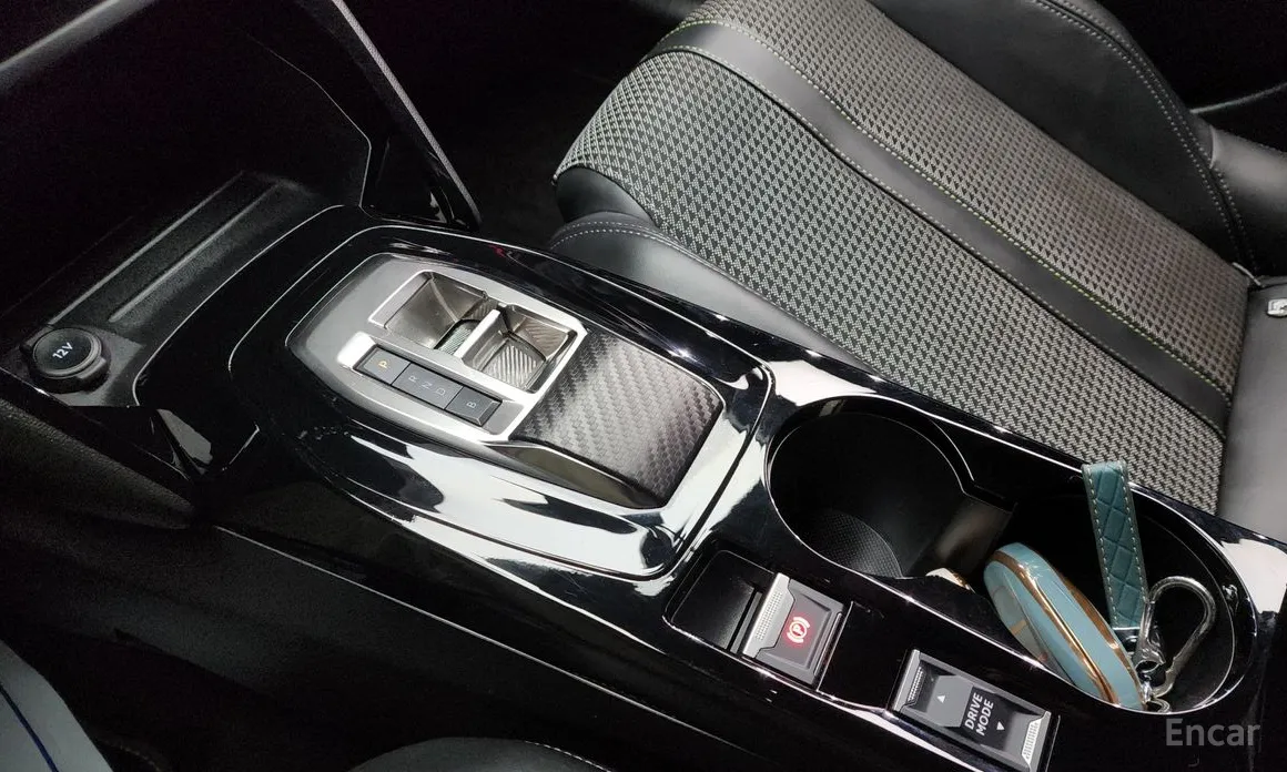 Фото 9 - Peugeot 208