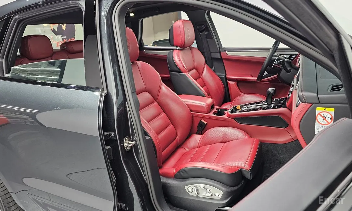 Фото 11 - Porsche Macan