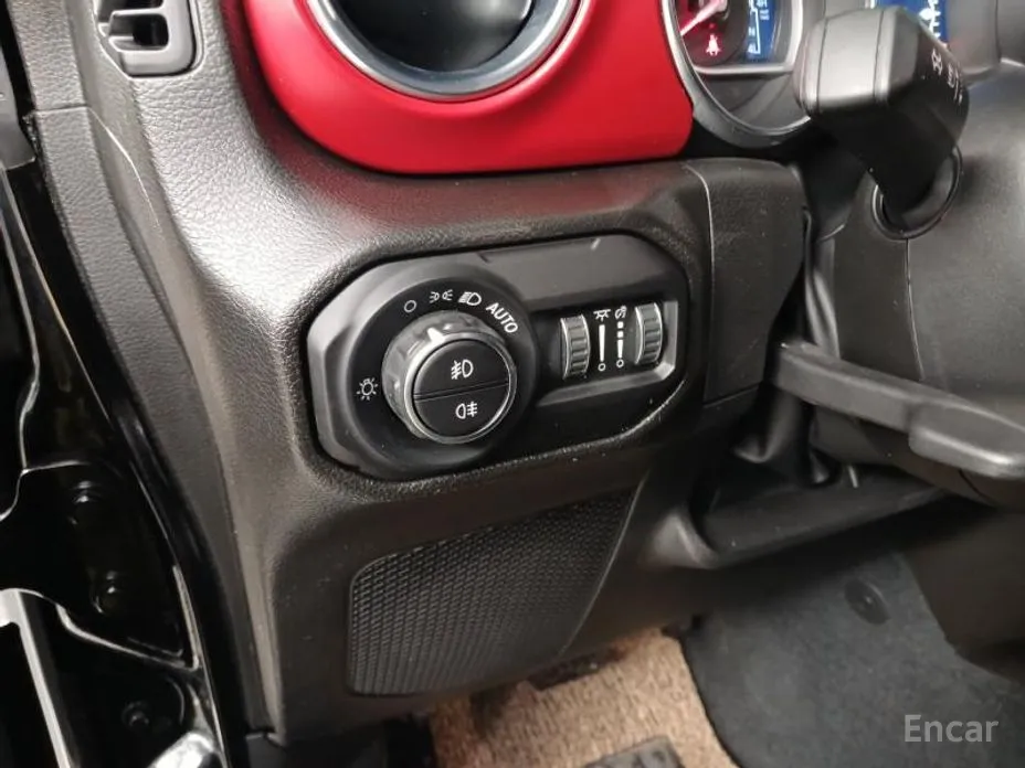 Фото 12 - Jeep Wrangler