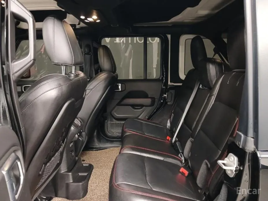 Фото 8 - Jeep Wrangler