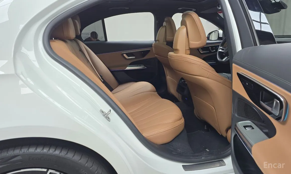 Фото 12 - Mercedes-Benz E-Class