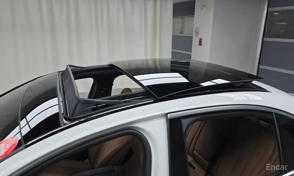 Фото 19 - Mercedes-Benz E-Class