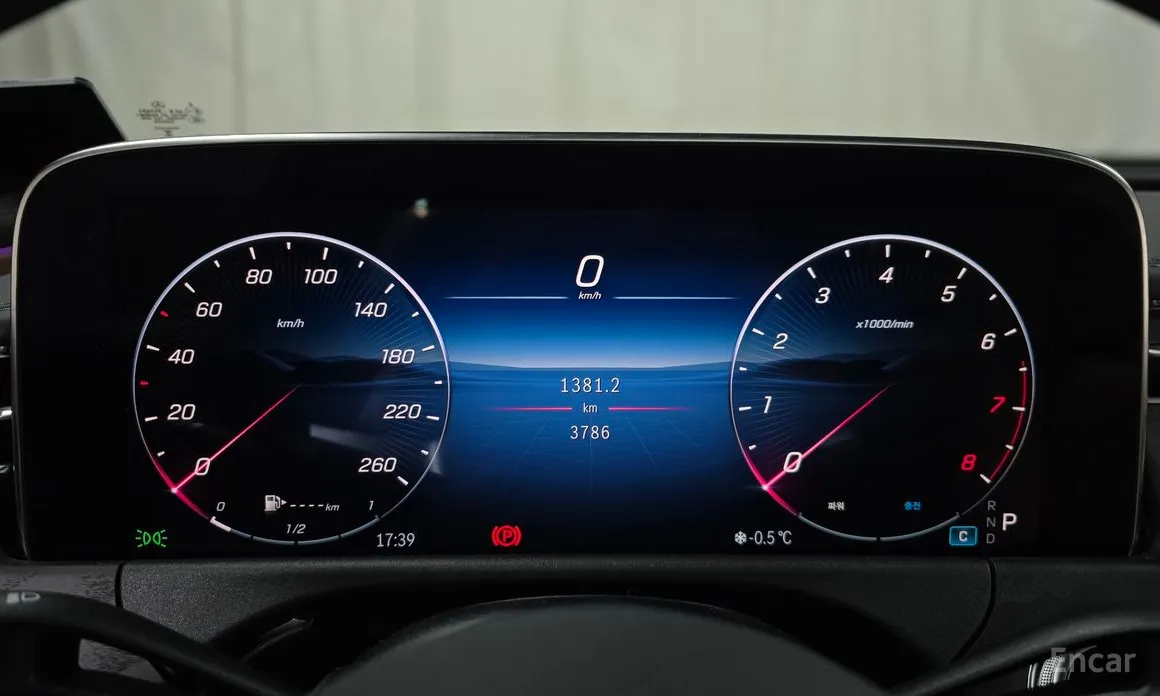 Фото 8 - Mercedes-Benz E-Class