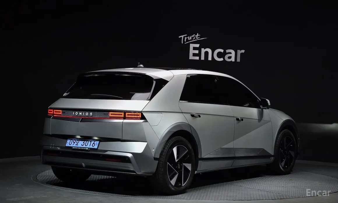 Фото 2 - Hyundai Ioniq 5