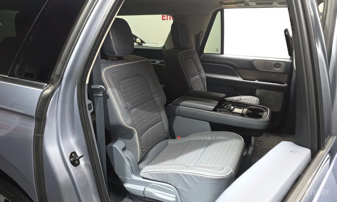 Фото 11 - Lincoln Navigator