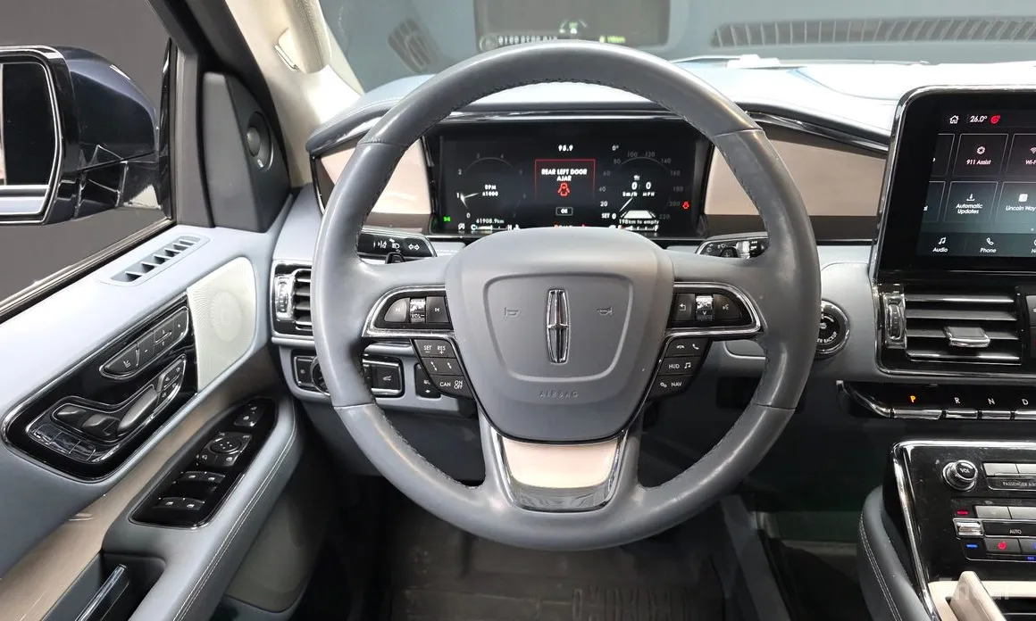 Фото 14 - Lincoln Navigator
