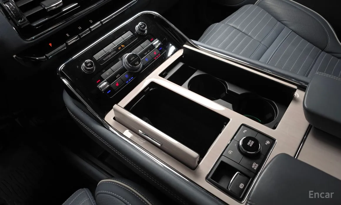 Фото 9 - Lincoln Navigator