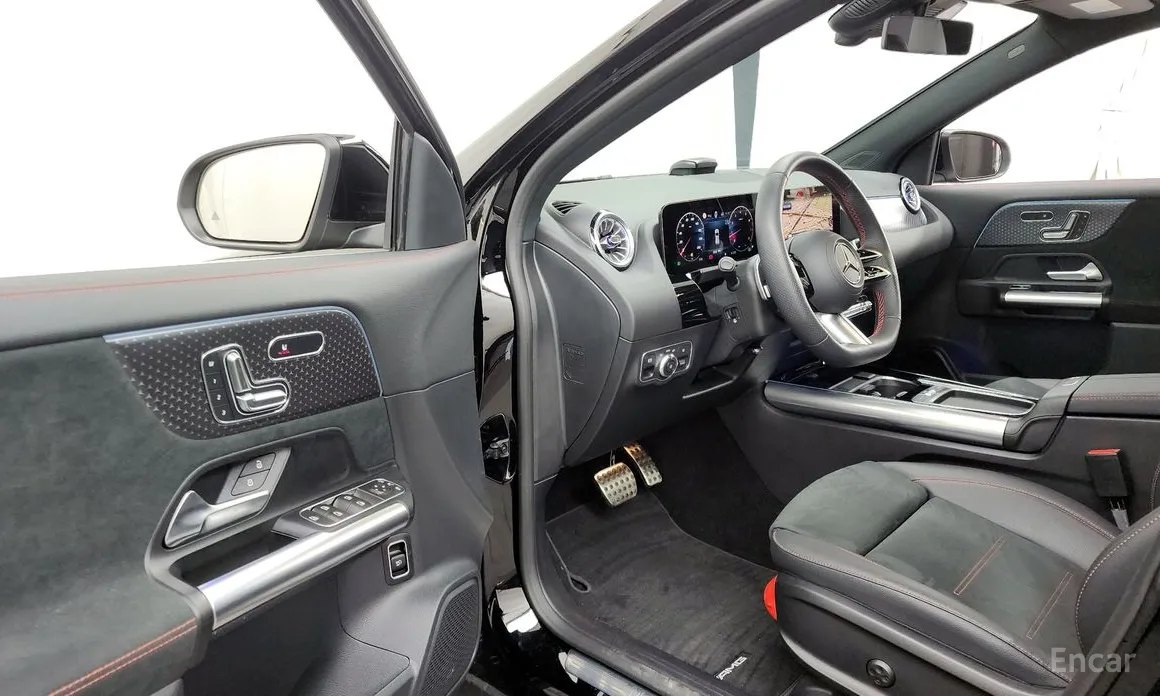 Фото 10 - Mercedes-Benz GLA-Class