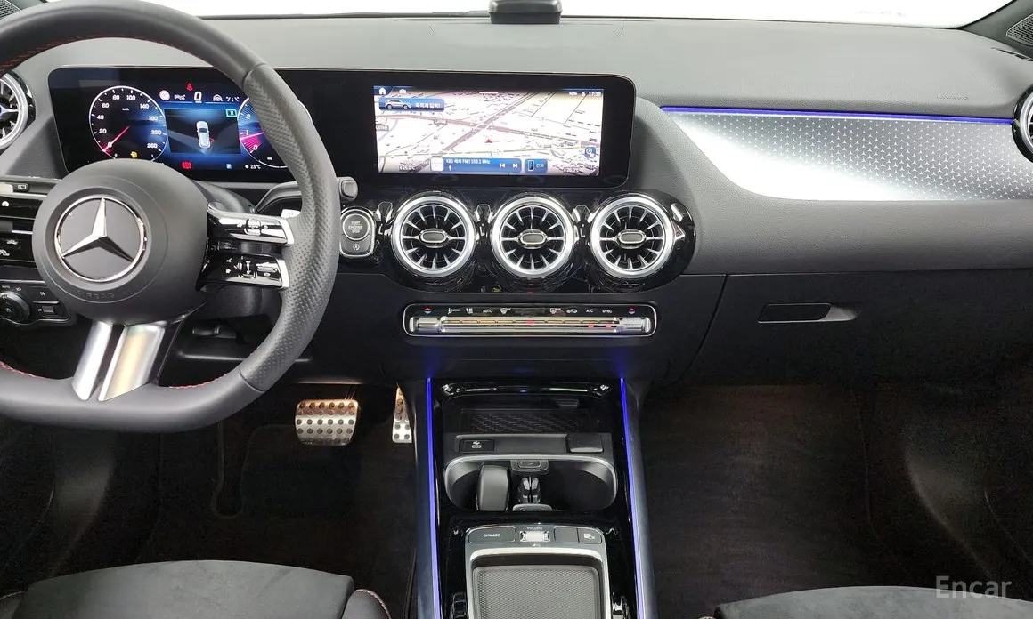 Фото 14 - Mercedes-Benz GLA-Class