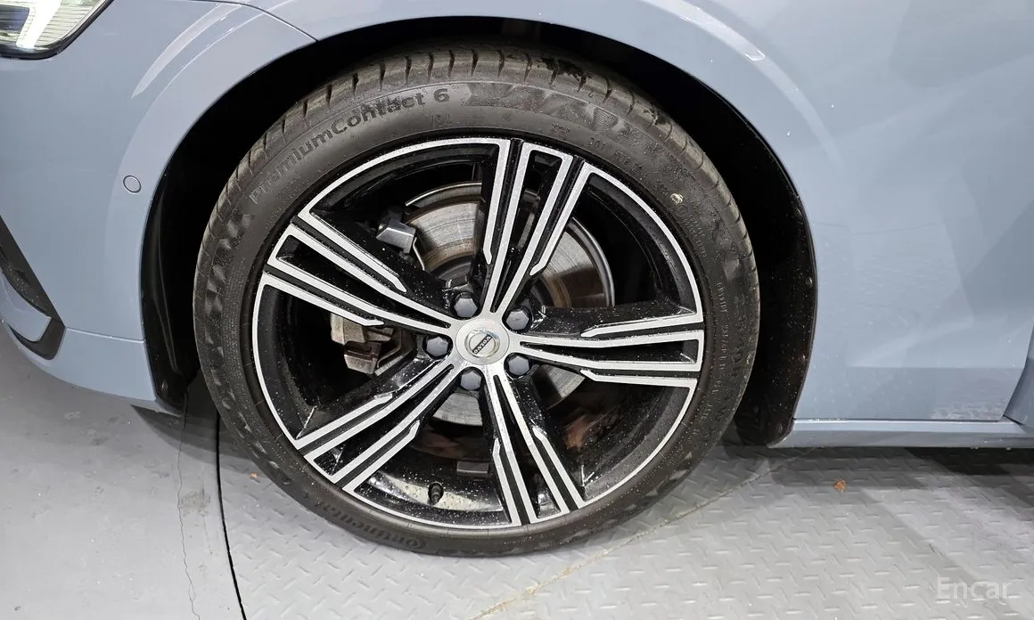 Фото 5 - Volvo S60