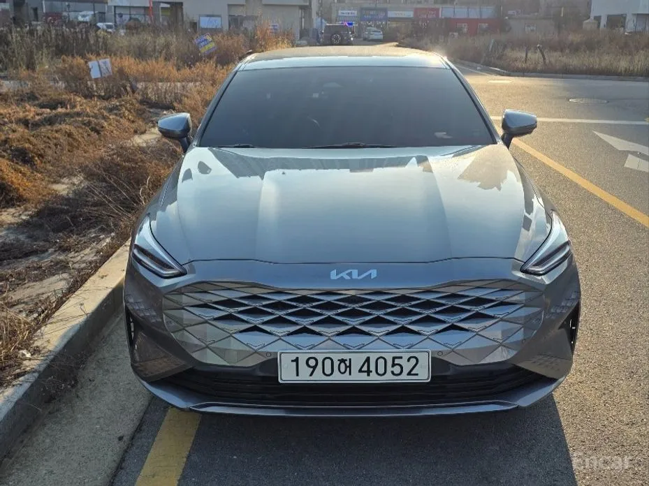 Фото 1 - Kia K8