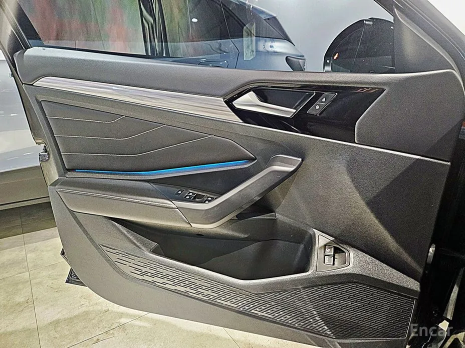 Фото 17 - Volkswagen Jetta