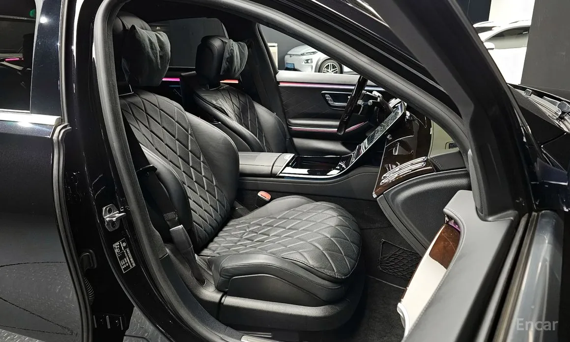 Photo 10 - Mercedes-Benz S-Class