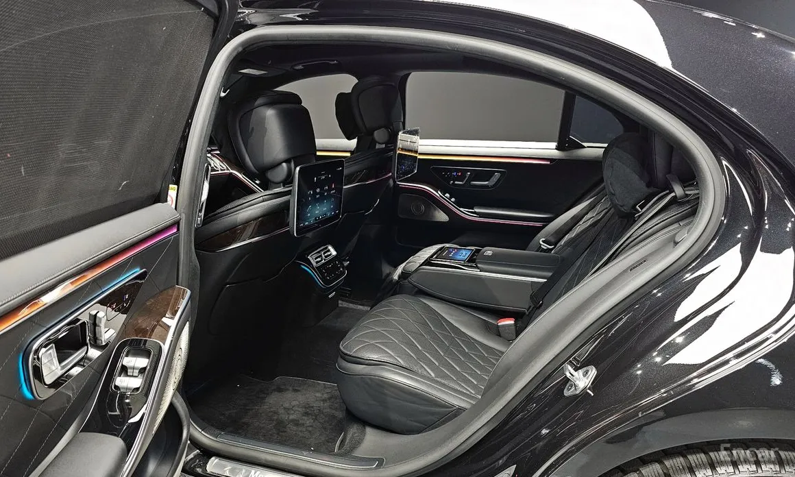 Photo 12 - Mercedes-Benz S-Class