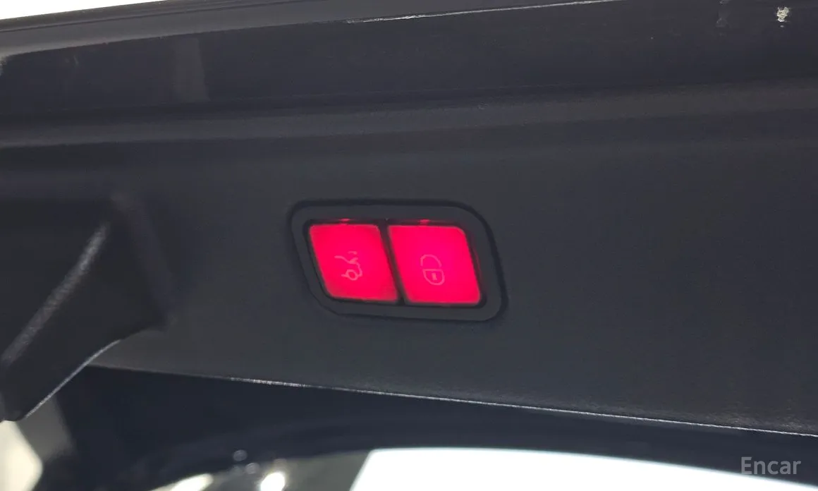 Photo 18 - Mercedes-Benz S-Class