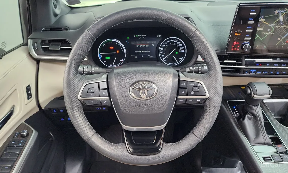 Фото 13 - Toyota Sienna