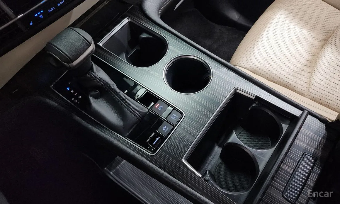 Фото 9 - Toyota Sienna