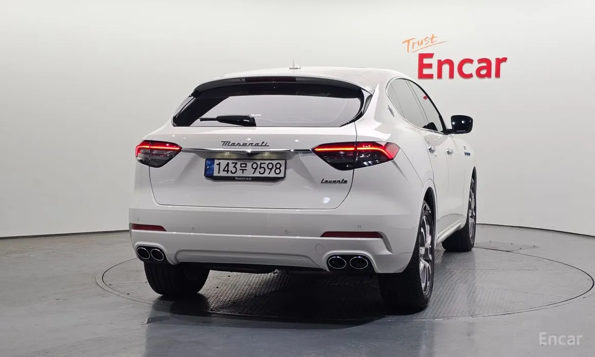 Фото 4 - Maserati Levante