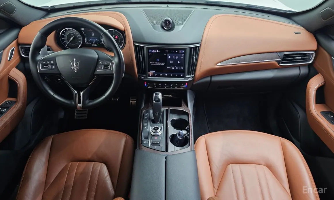 Фото 7 - Maserati Levante
