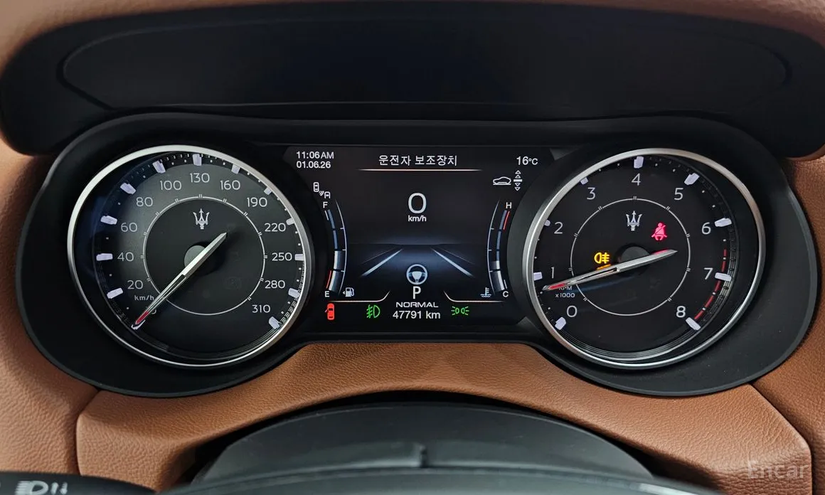 Фото 8 - Maserati Levante