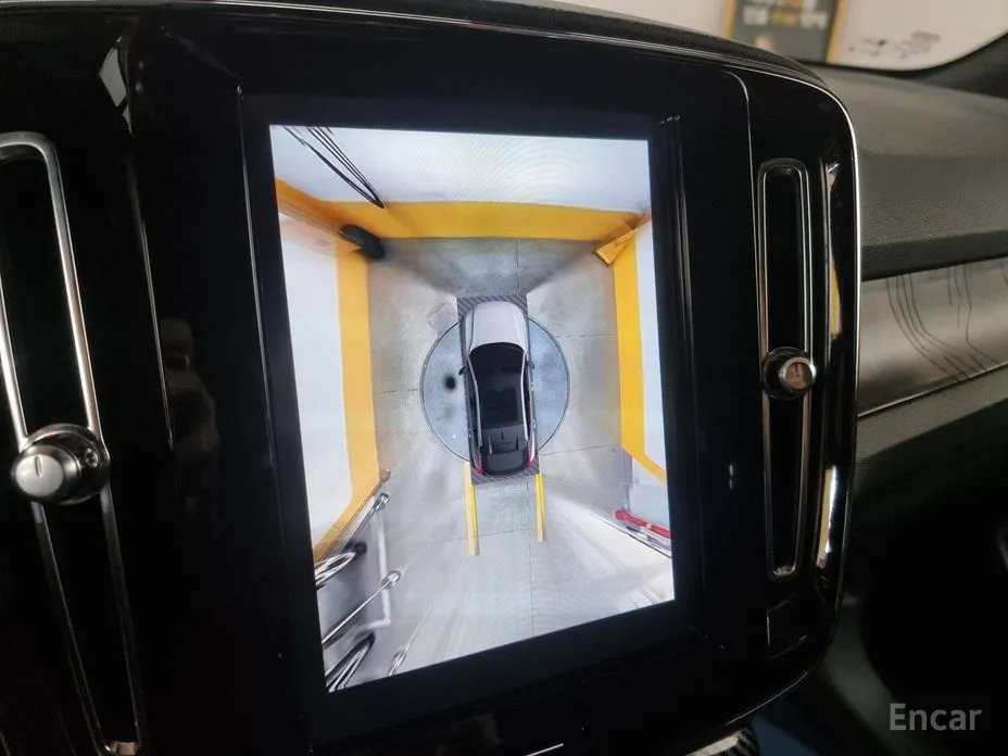 Фото 10 - Volvo C40