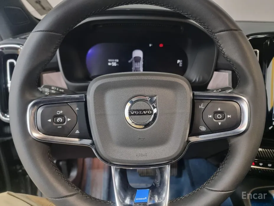 Фото 13 - Volvo C40