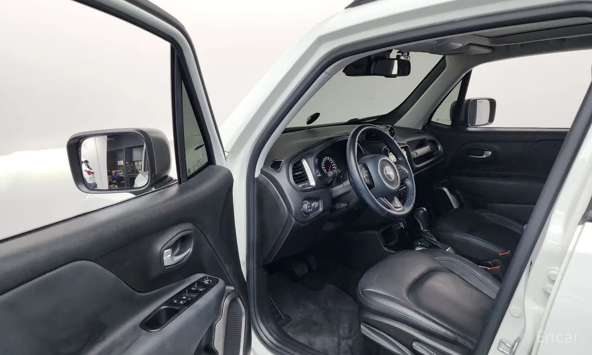 Фото 10 - Jeep Renegade