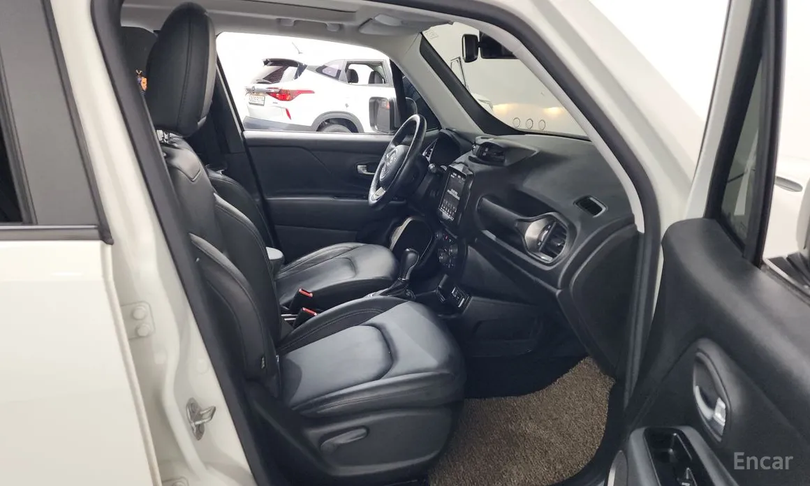 Фото 11 - Jeep Renegade