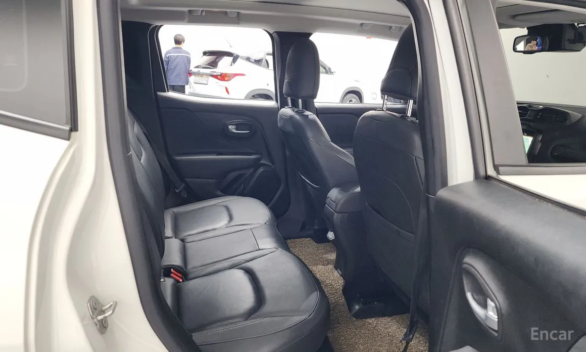 Фото 12 - Jeep Renegade