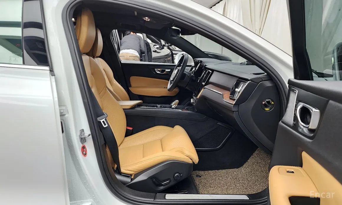 Фото 11 - Volvo S60