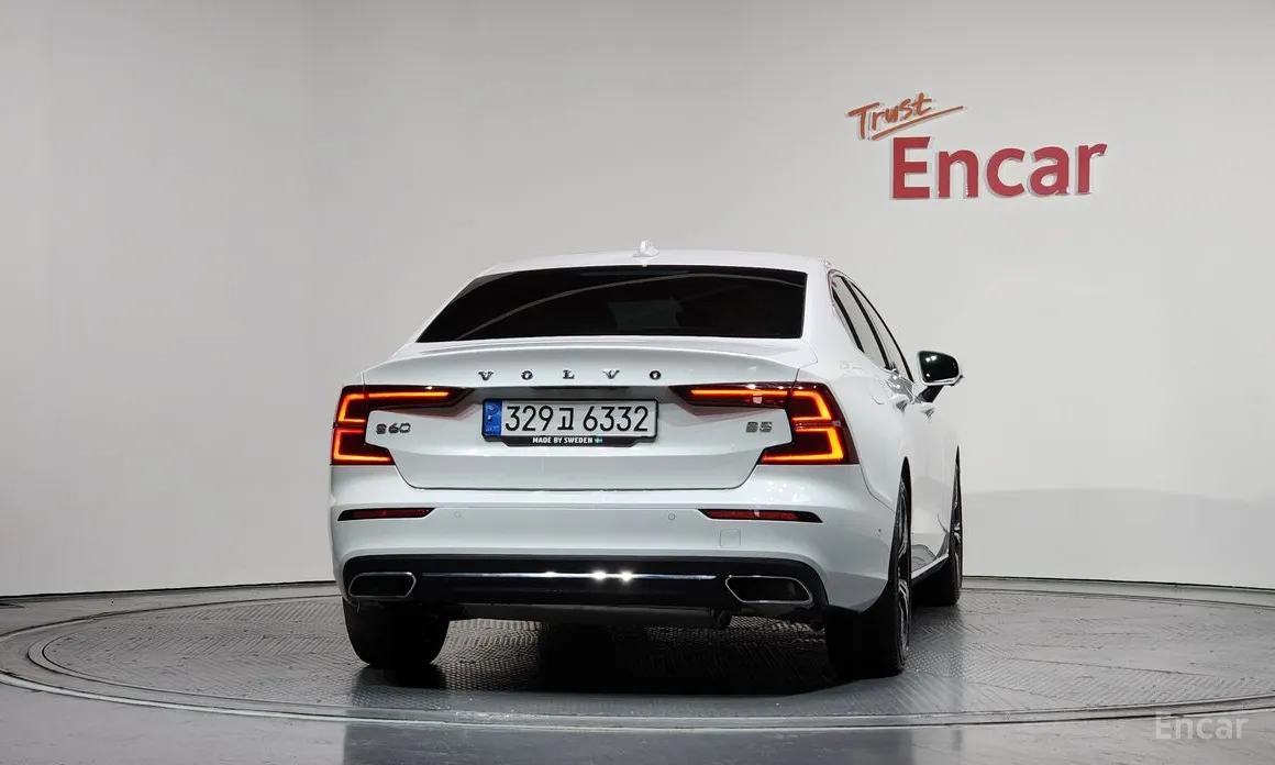 Фото 4 - Volvo S60