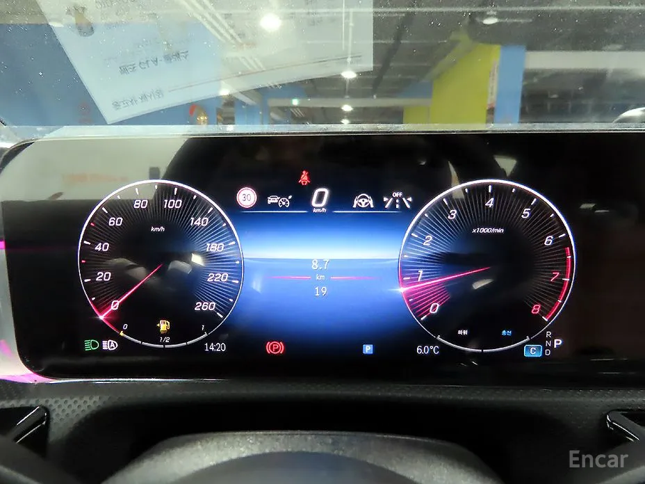 Фото 10 - Mercedes-Benz CLA-Class