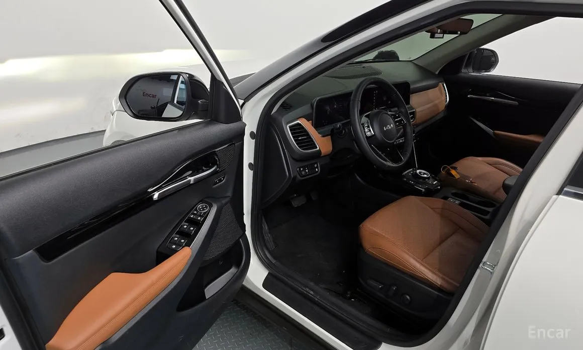 Фото 10 - Kia Seltos