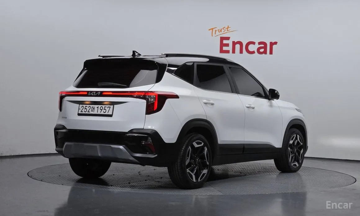 Фото 2 - Kia Seltos