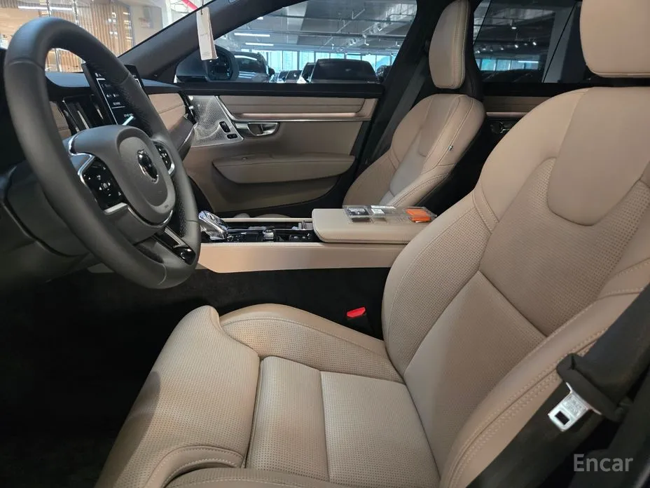 Фото 10 - Volvo S90