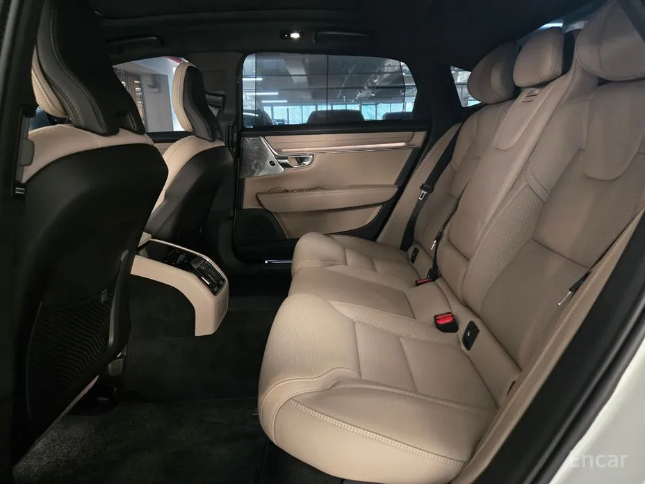 Фото 11 - Volvo S90