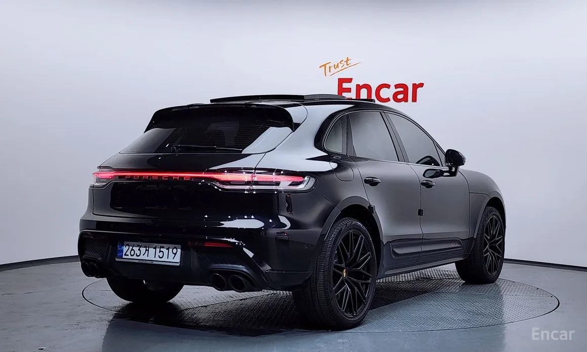 Фото 2 - Porsche Macan