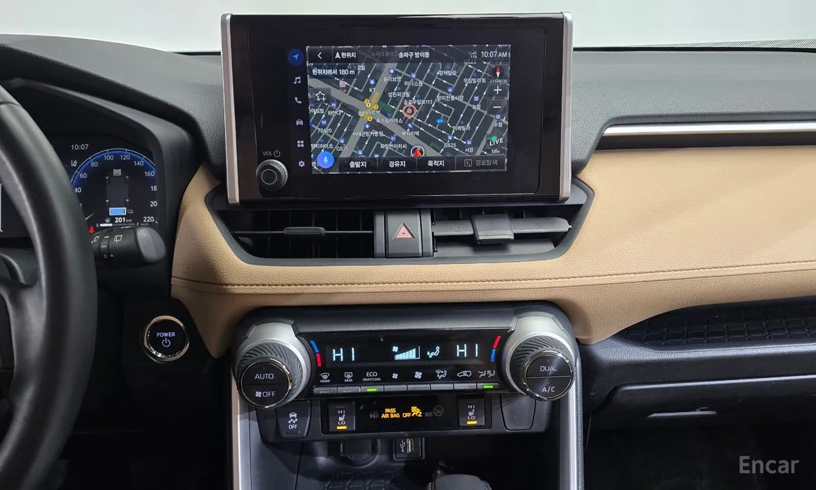 Фото 14 - Toyota RAV4