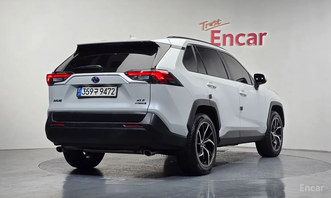 Фото 2 - Toyota RAV4