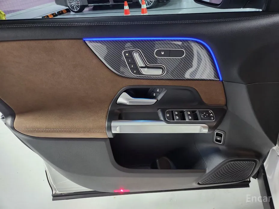 Фото 11 - Mercedes-Benz GLB-Class