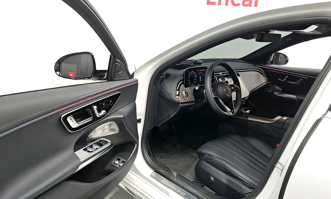 Фото 10 - Mercedes-Benz E-Class